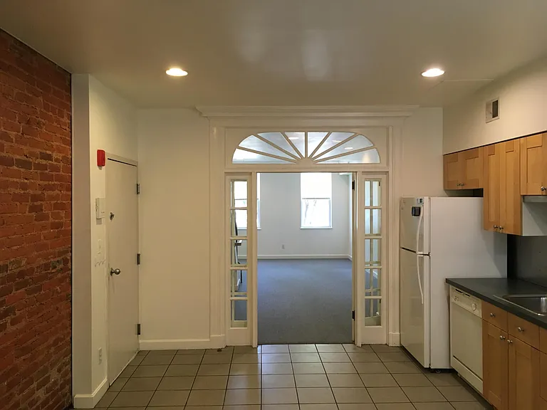 702 N 2nd St #A — Photo 4