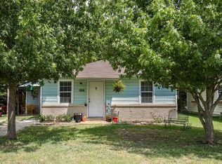 1016 W Jefferson St, Waxahachie, TX 75165