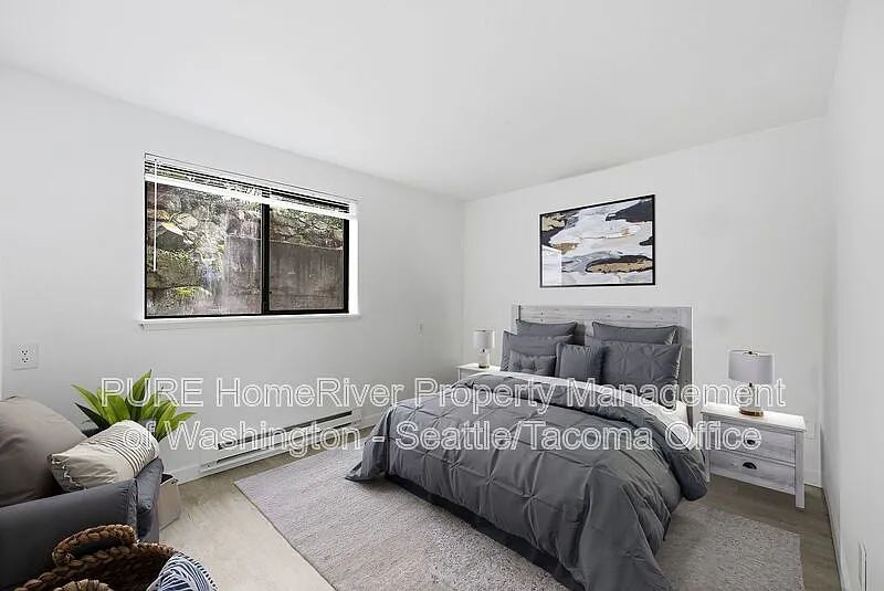 6601 S 8th St — Photo 4