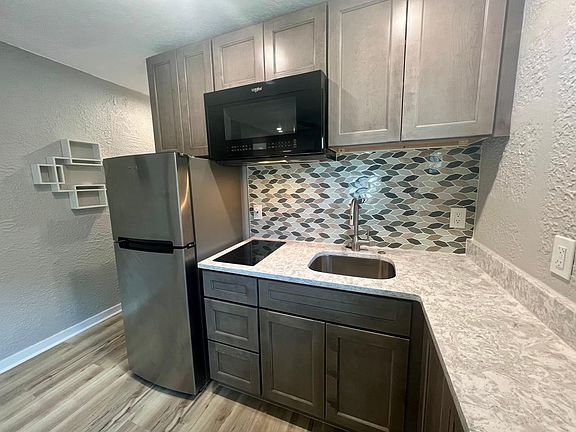 3rd image of 263 21st Ave S