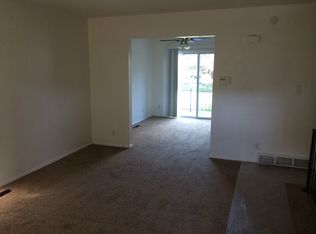 9421 Reeder Ave, Overland Park, KS 66214