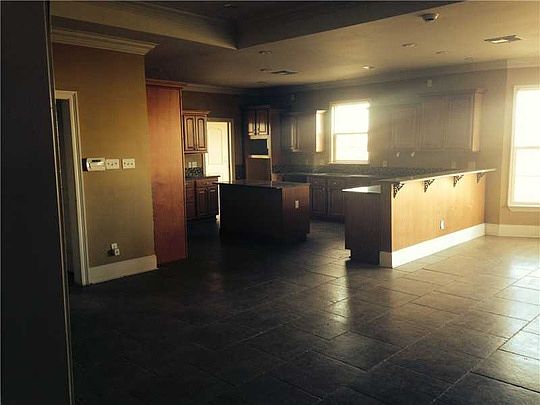3rd image of 4883 Rosemont Pl