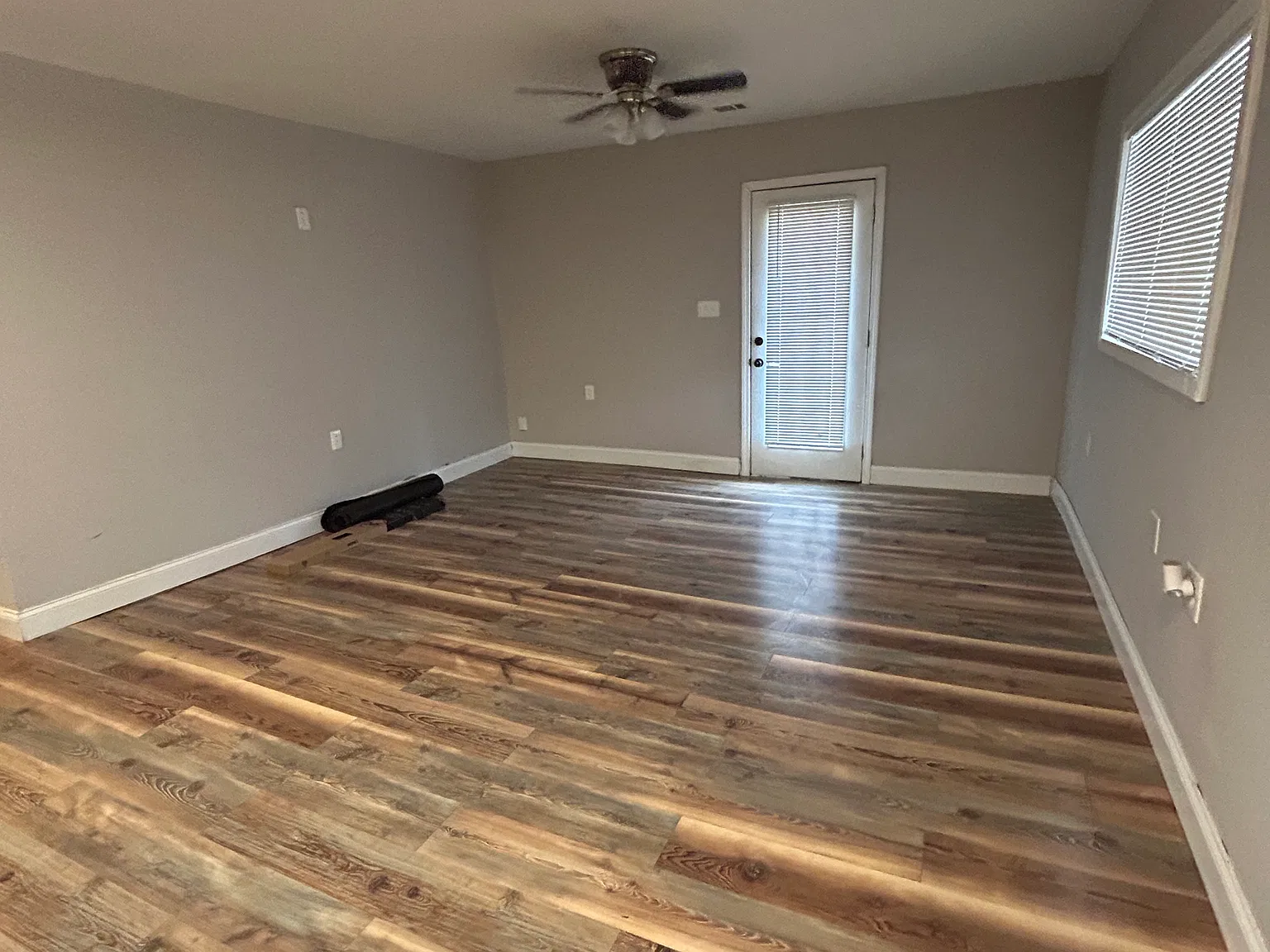 3 bed, 984 sqft, $1,200 — Photo 4