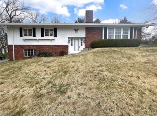 46925 Locust Place Rd, Saint Clairsville, OH 43950