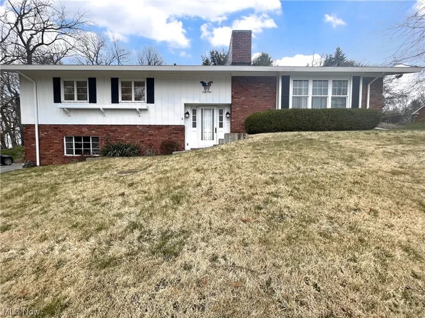 46925 Locust Place Rd, Saint Clairsville, OH 43950