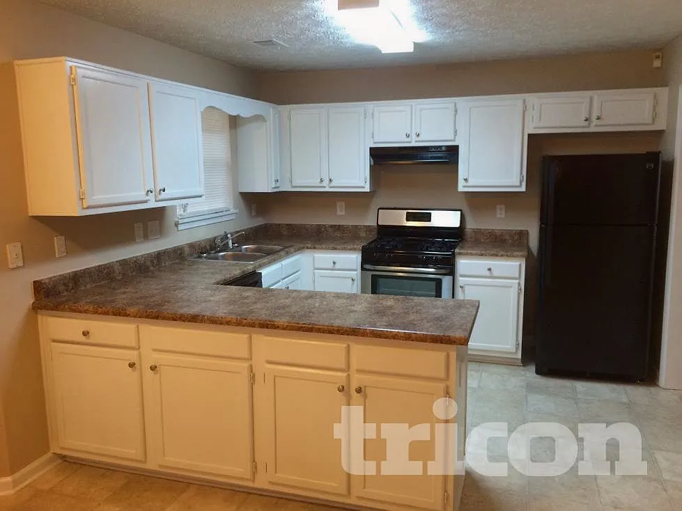 8437 Glenwoods Drive Riverdale GA — Photo 3