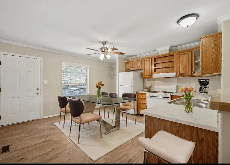 2449 E Monument St #A — Photo 2