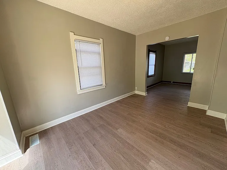1489 Berdan Ave — Photo 5