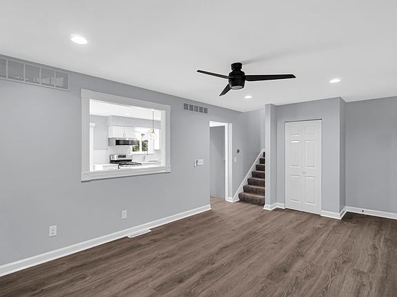 4th image of 561 Eastwood Dr
