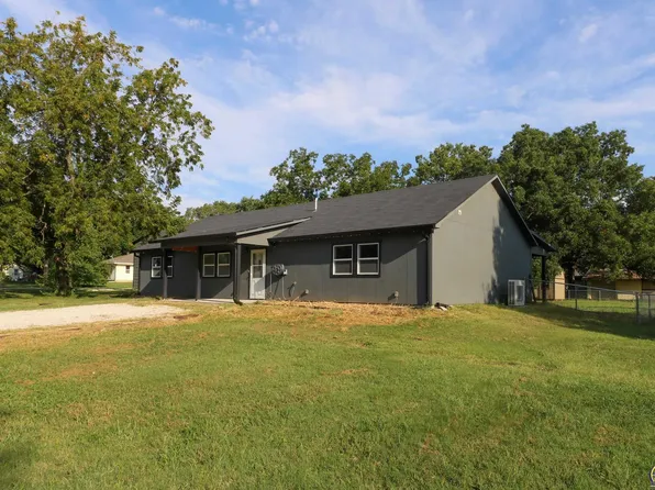 400 E Park Ave, Hartford, KS 66854
