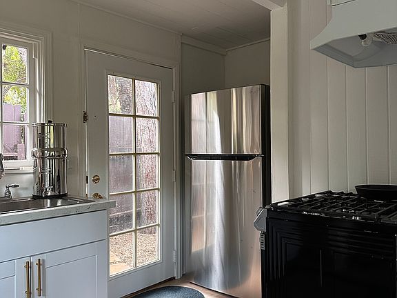 2nd image of 21682 Encina Rd
