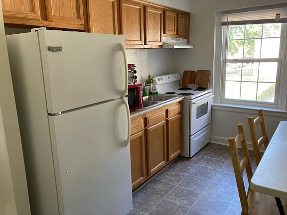 Kitchen: 6 x 13 feet.
