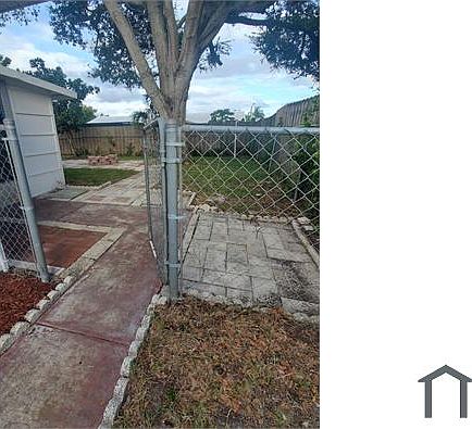 5th image of 10332 Honeysuckle Ln
