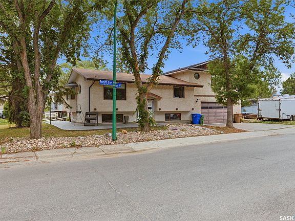 2nd image of 195 Forsyth Crescent
