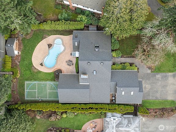 3rd image of 6 Forest Glen Lane SW