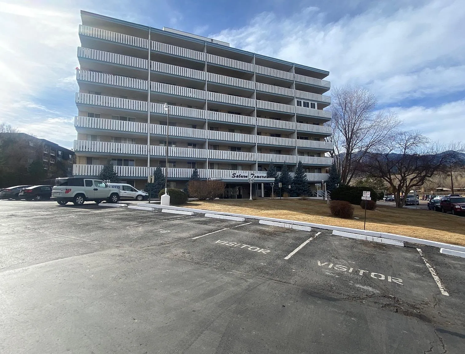 900 Saturn Dr — Photo 1