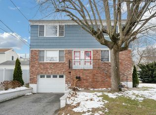 52 Post Pl #2, Harrison, NY 10528