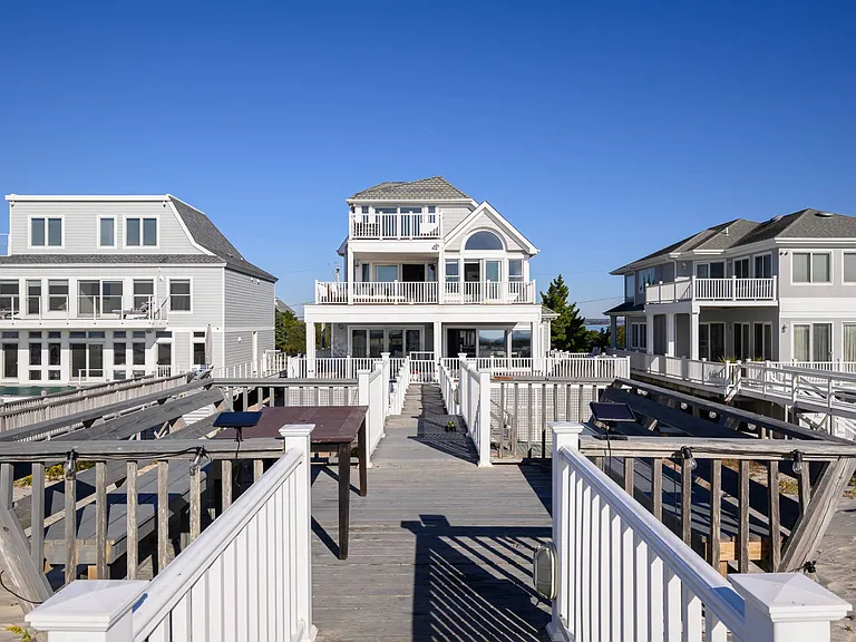 863 Dune Rd — Photo 7