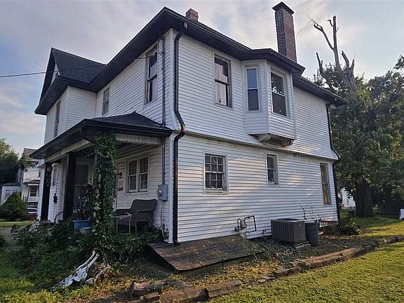 4th image of 903 N Meridian St