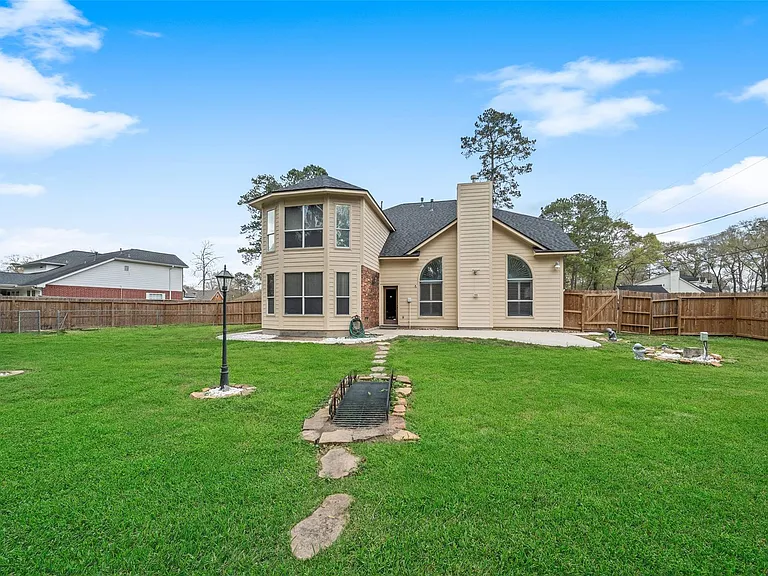 2438 Ripplewood Dr — Photo 31
