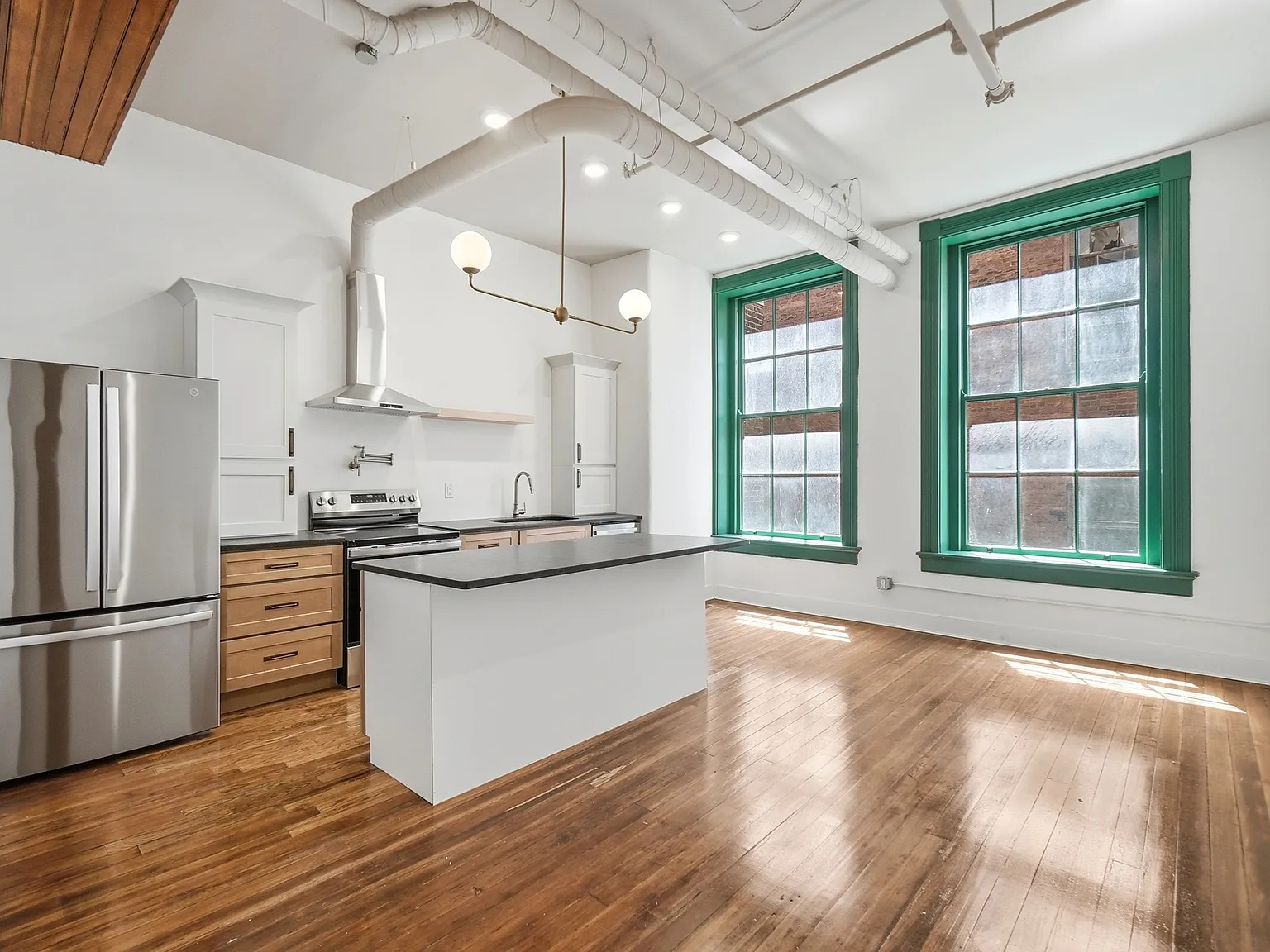 607 Main St — Photo 4
