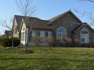 285 Arlington Dr, Aurora, OH 44202