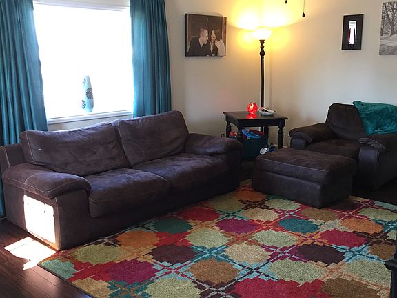 3rd image of 521 N Sunny Ln