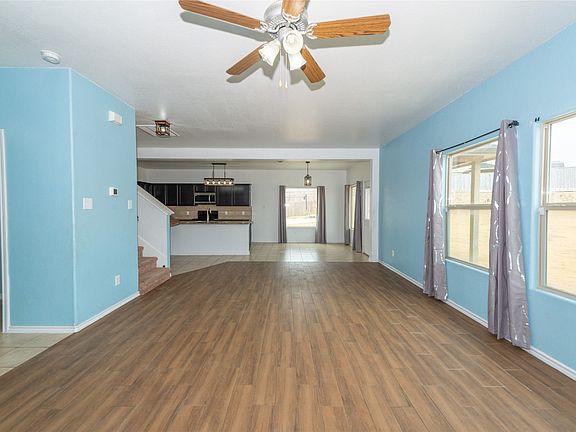 3rd image of 324 Fairgrounds Ln