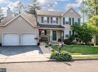 121 Clifford Ave, Hamilton, NJ 08619