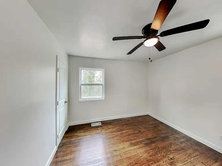 1958 Maywood Pl NW — Photo 8