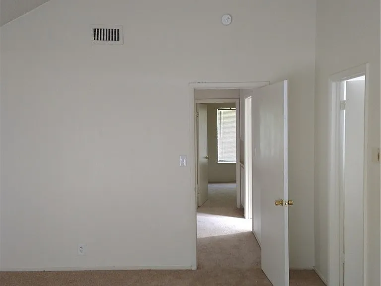 4760 Woodridge Rd — Photo 19