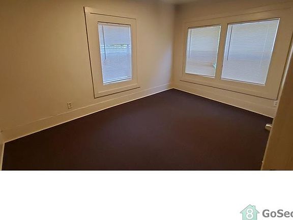 2nd image of 3020 Desoto St