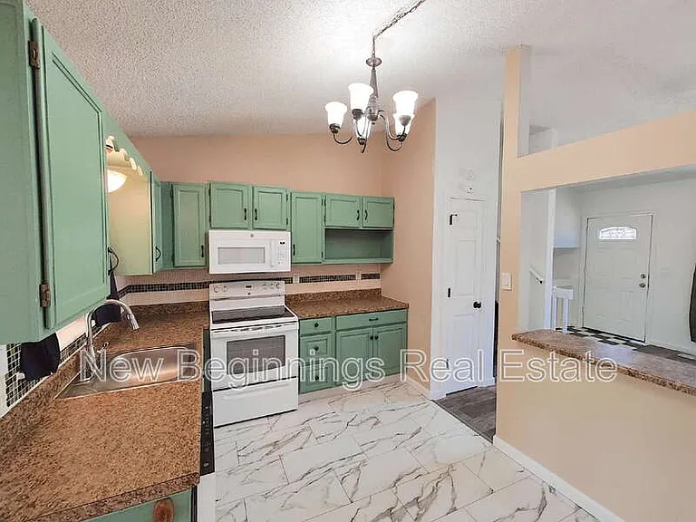 3415 Kirkwood Dr — Photo 6