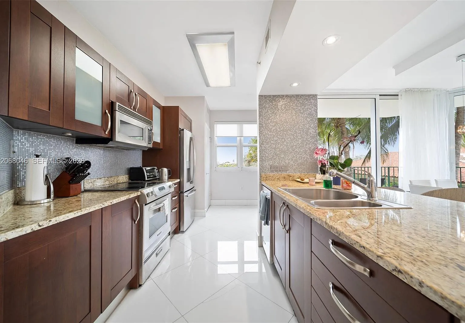 Turnberry Village So Towe — Photo 2