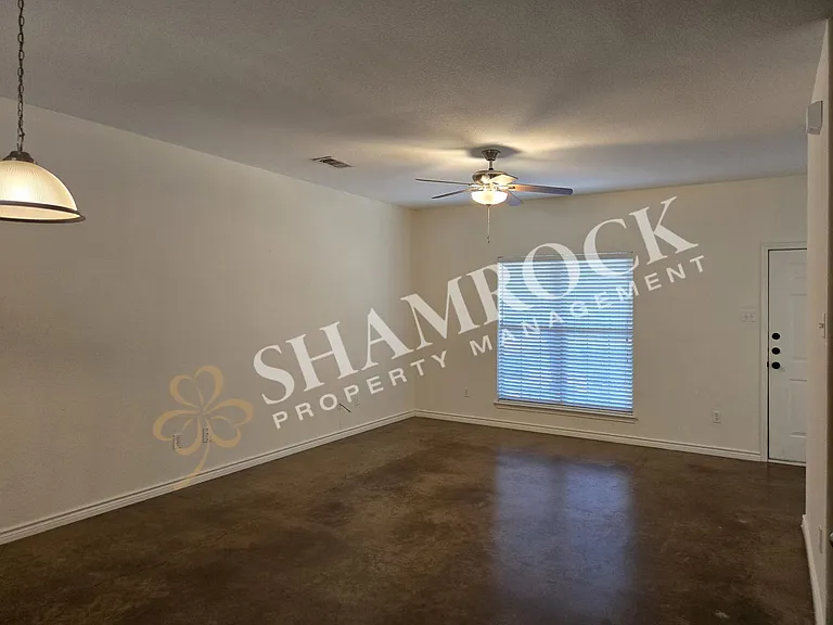 834 Chambers Creek Cir — Photo 3