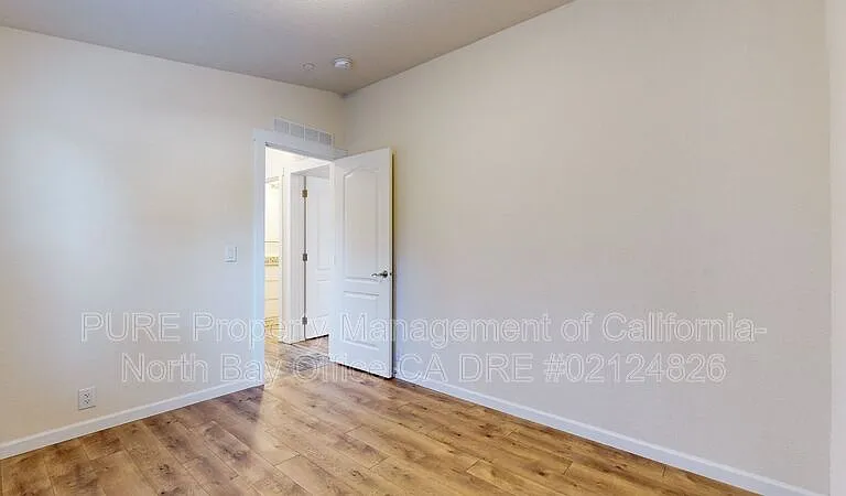 5389 Gravenstein Hwy N — Photo 16