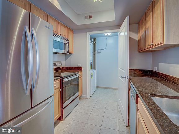 4th image of 880 N Pollard St APT 701