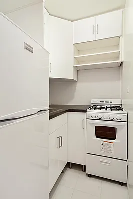 Rented by Nest Seekers International | media 23