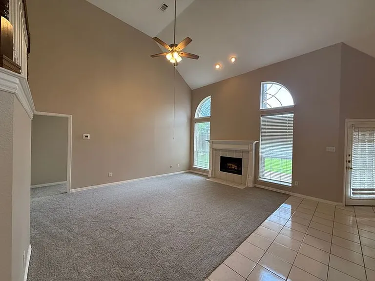 2321 Flanders Ln — Photo 4