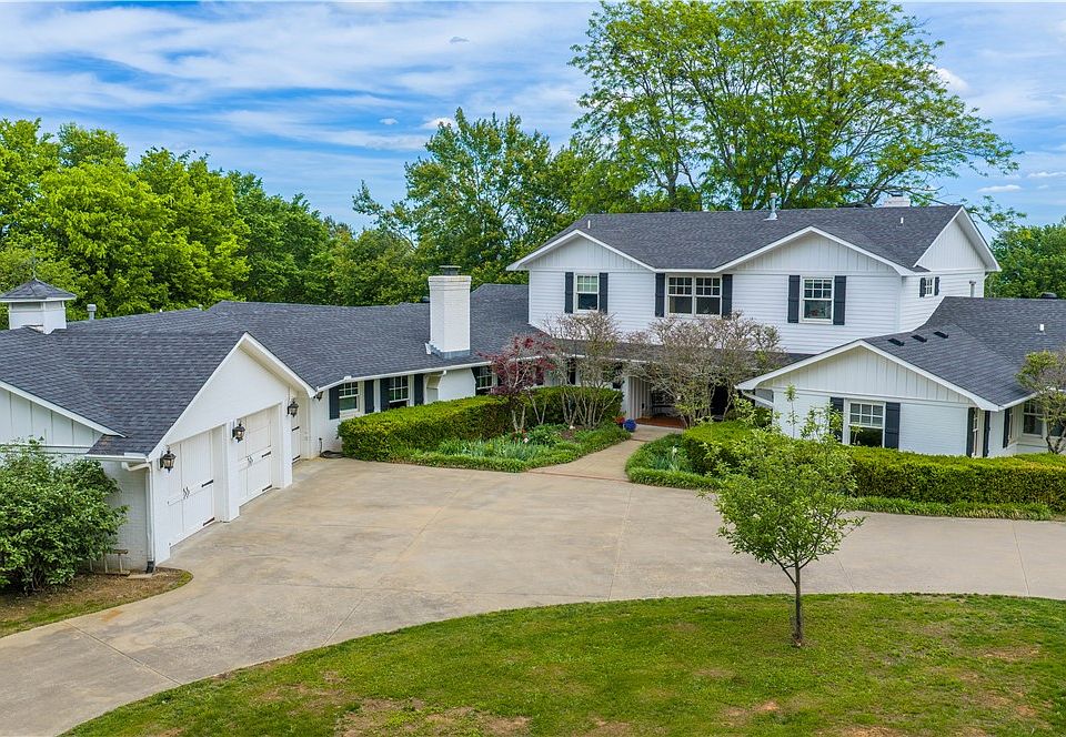 1st image of 2859 N Cedar Hill Dr