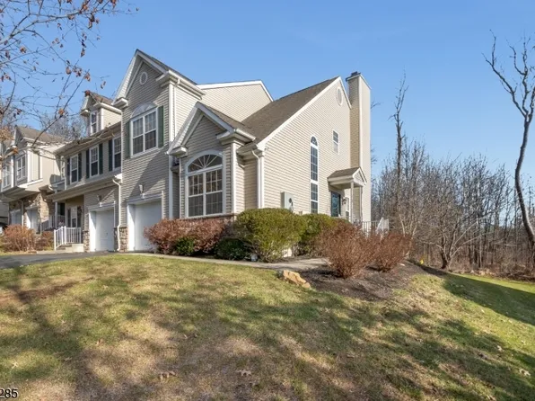 75 Pinehurst Dr, Washington Twp., NJ 07882