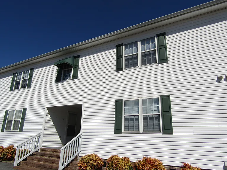 208 Largo Ct — Photo 1