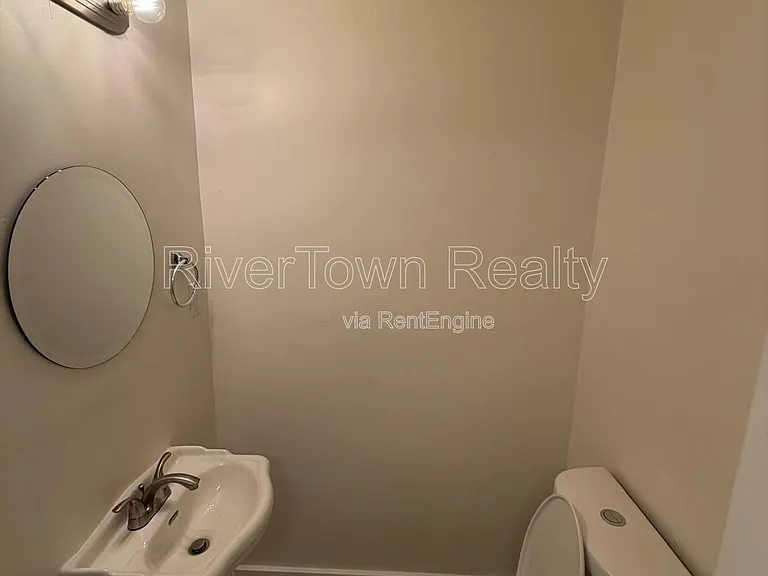 4550 Quince Rd — Photo 10