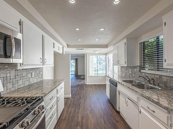 5th image of 4124 Pinewood Lake Dr