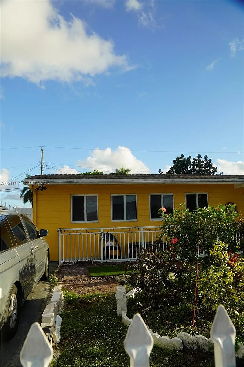 Building Photo - 4370 NW 174th Dr #2