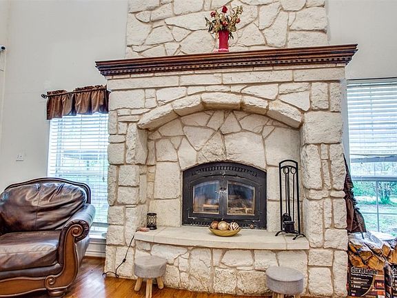 2nd image of 74 Meadow Hill Ln