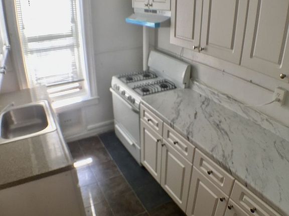 4th image of 4812 46th St APT C3