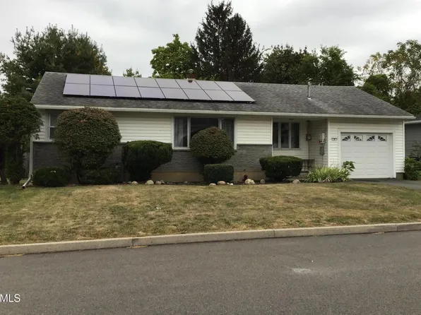 5 Crestwood Avenue, Troy, NY 12180