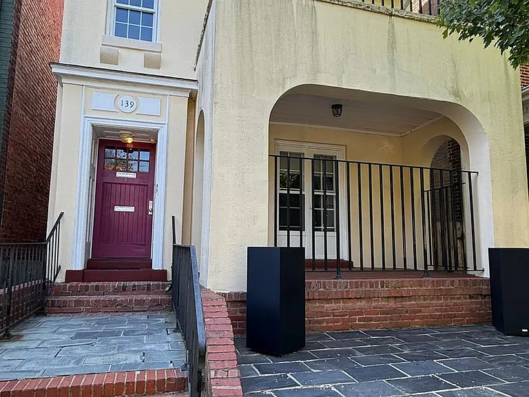 139 S Colonial Ave — Photo 2