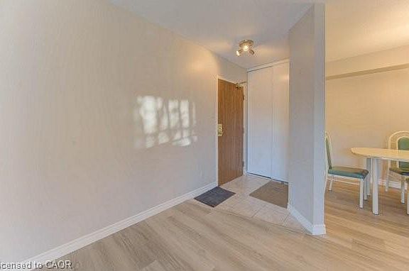 5th image of 3085 Kingsway Dr #27